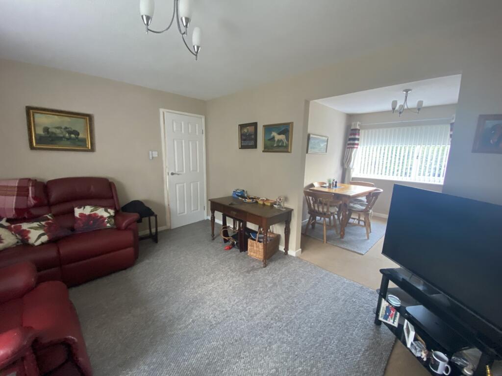 House in Newport - View 4