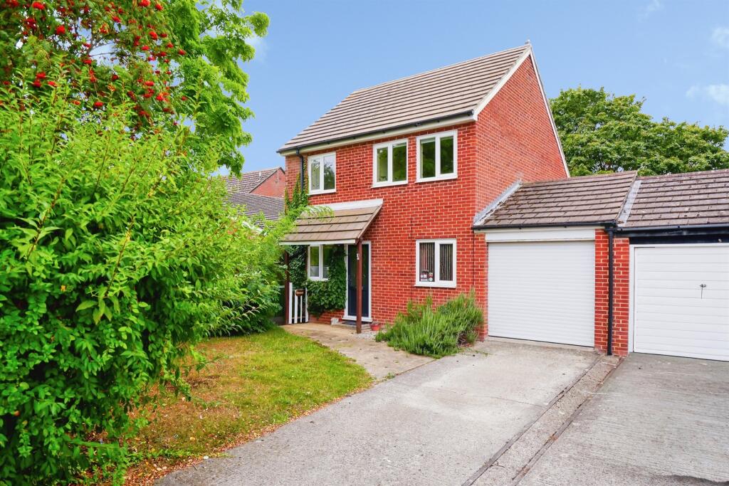 Main image of property: Sovereign Close, DIDCOT