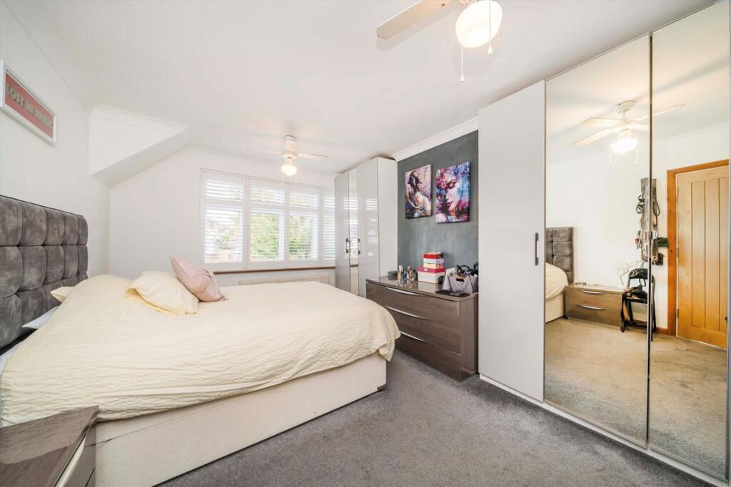House in London, Royal Borough of Kingston upon Thames - More