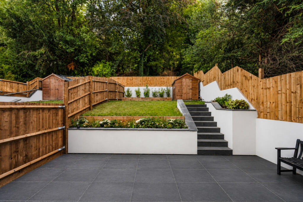 House in Croydon - View 4
