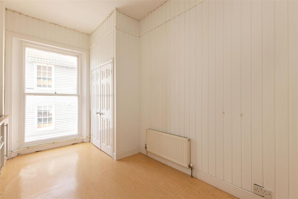 Apartment in Tonbridge - View 4