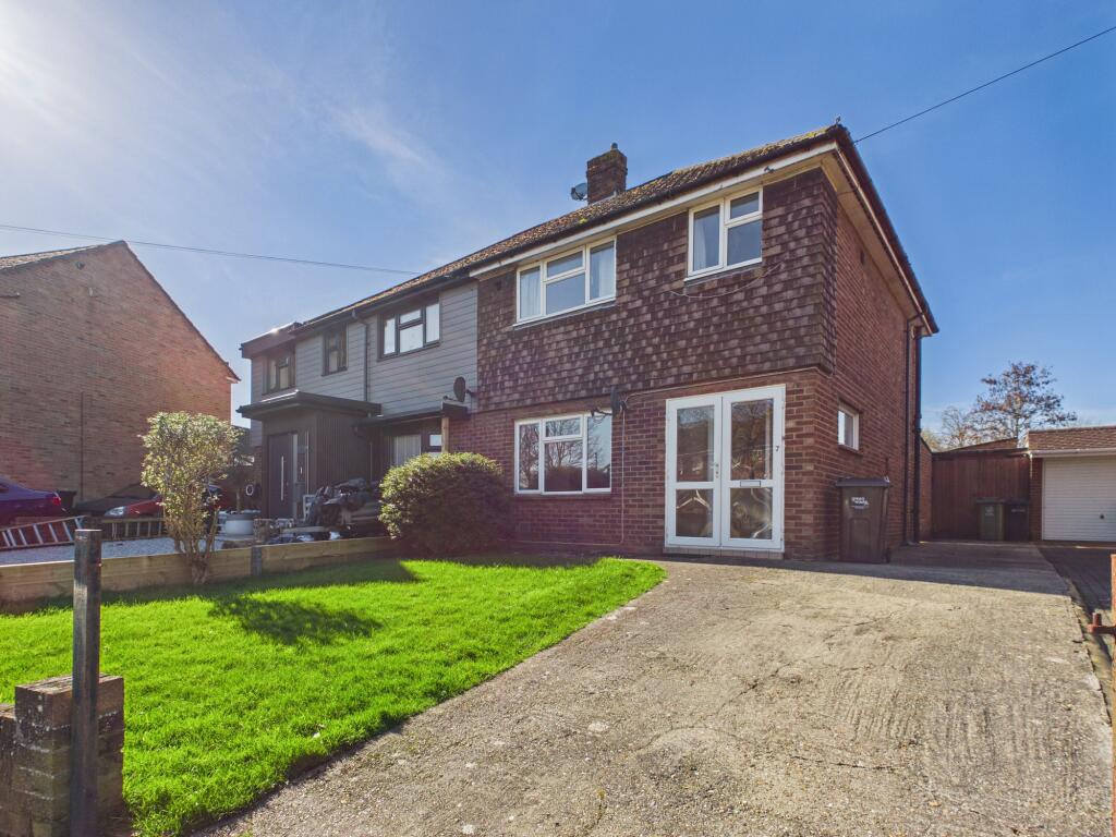 Main image of property: Nutbourne Road, Farlington, Portsmouth, PO6