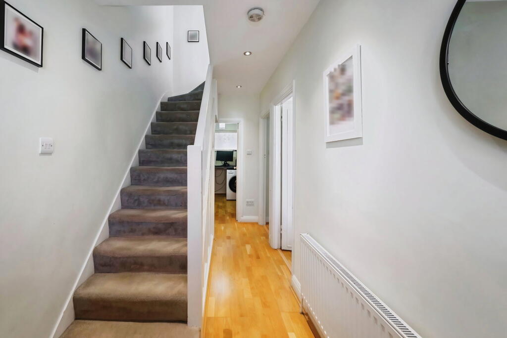 House in London, Thornton Heath - More