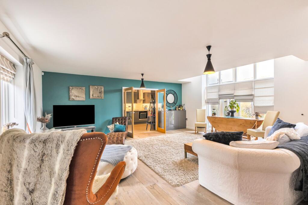 Elegant Detached Home in Wisbech photo 3