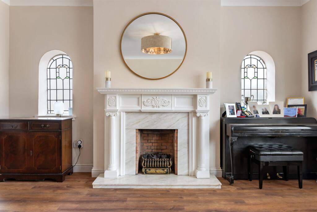 House in Glasgow, Hillview, South Williamwood - View 4