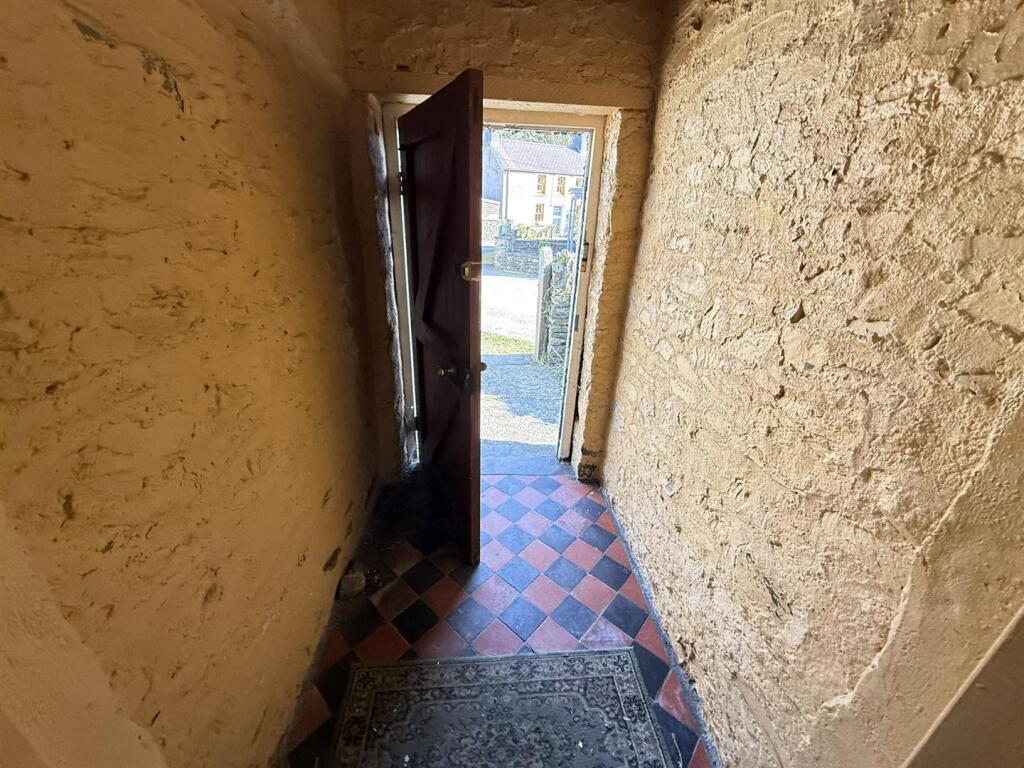 Llanddewi Brefi, Tregaron - More