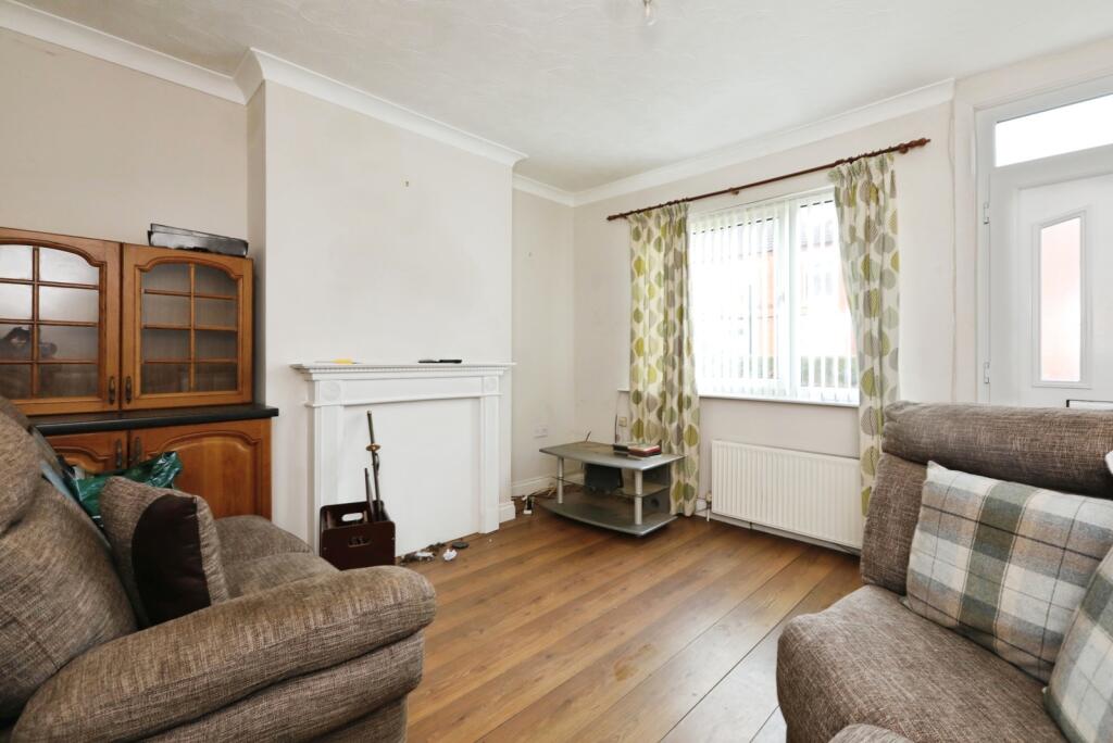 House in Rotherham, Dinnington St. John's - View 3