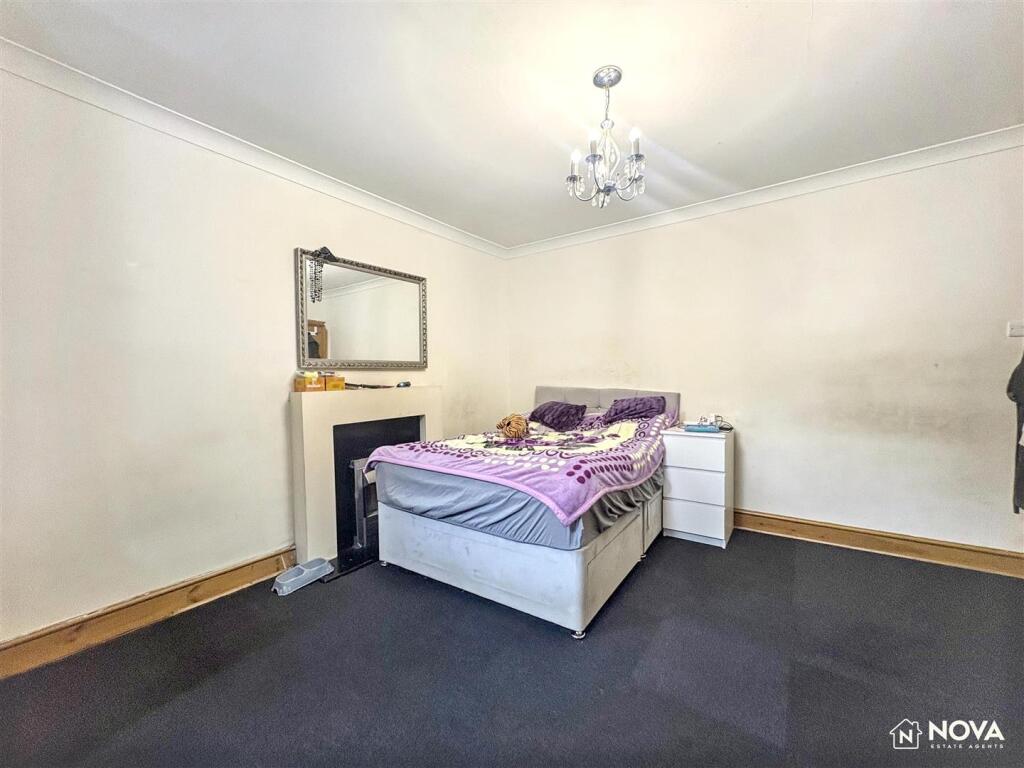 House in Luton - View 5