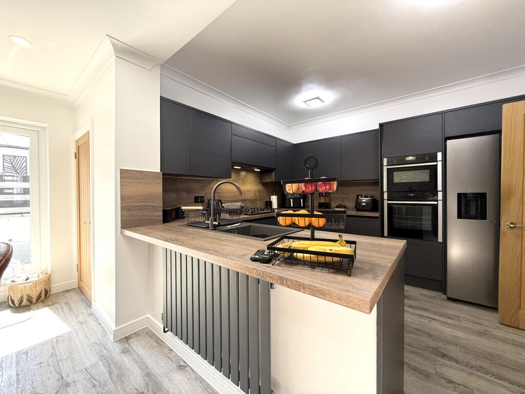 House in Abernant, Aberdare East - View 4