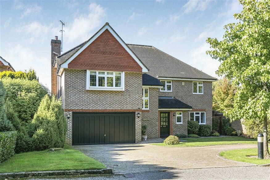 Main image of property: Oakfield Road, Harpenden, AL5
