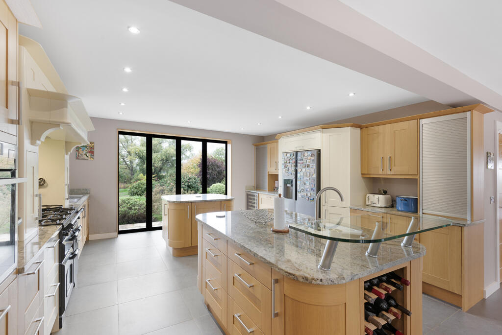 Kestrel Court, Needingworth, St. Ives, Cambridgeshire, PE27 photo 4
