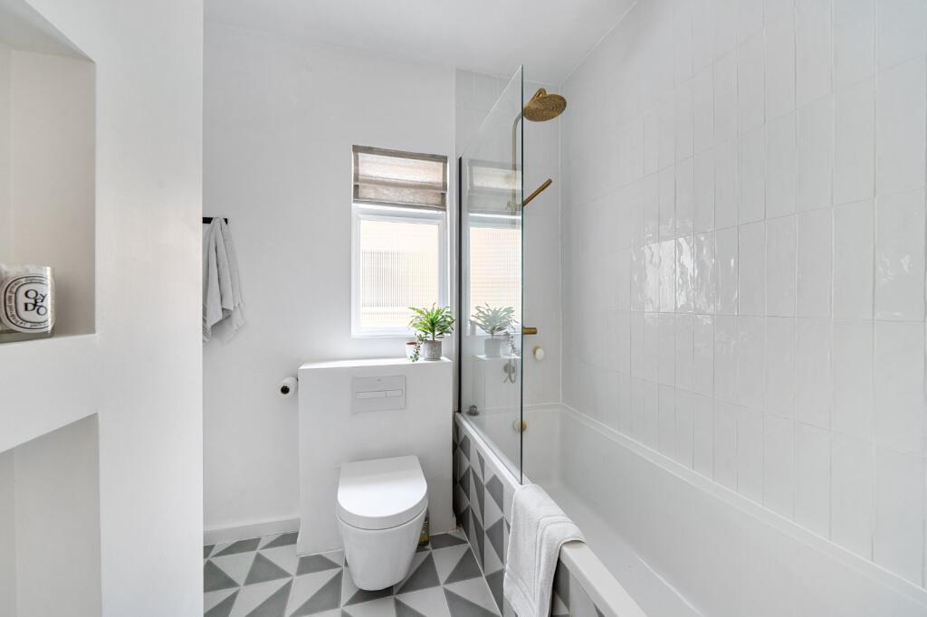 House in London - View 5