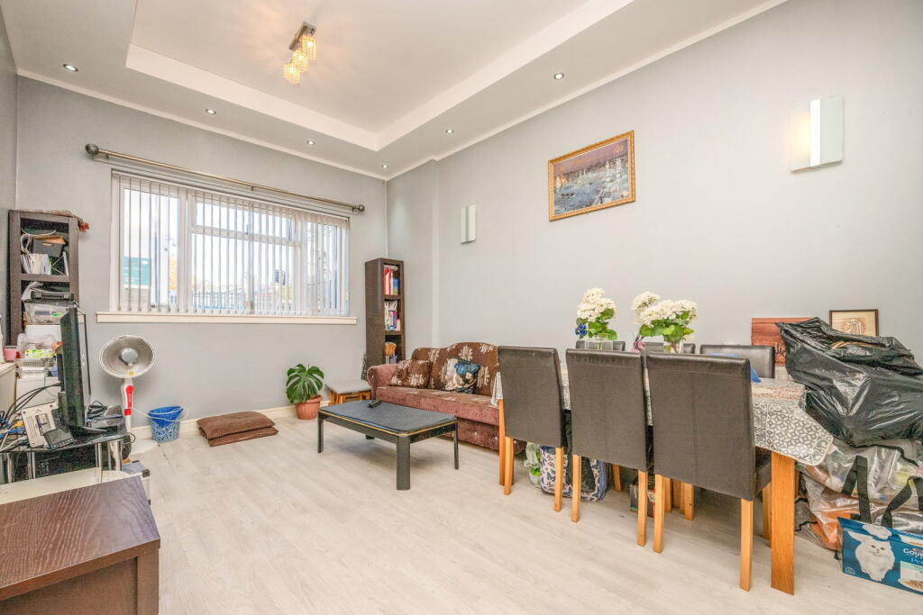 House in Birmingham, West Midlands - More