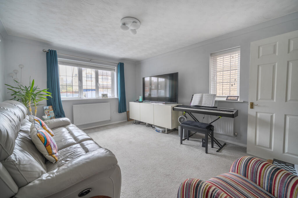 Ashlea Meadow, Bishops Cleeve, Cheltenham, GL52 photo 3