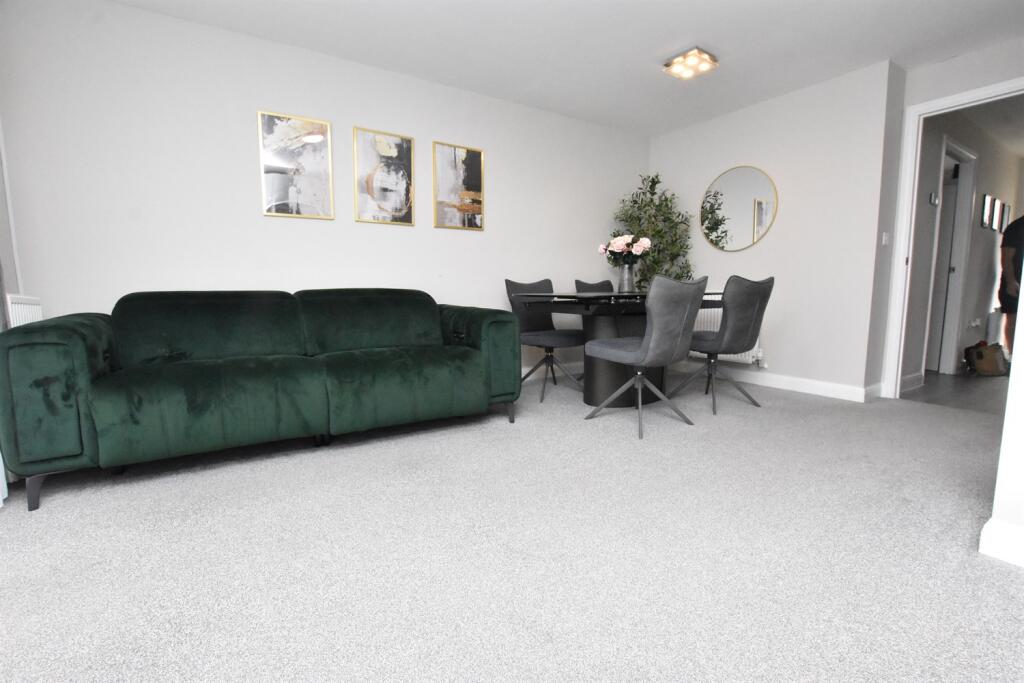 House in Nuneaton and Bedworth, Grove Farm, Camp Hill - View 5