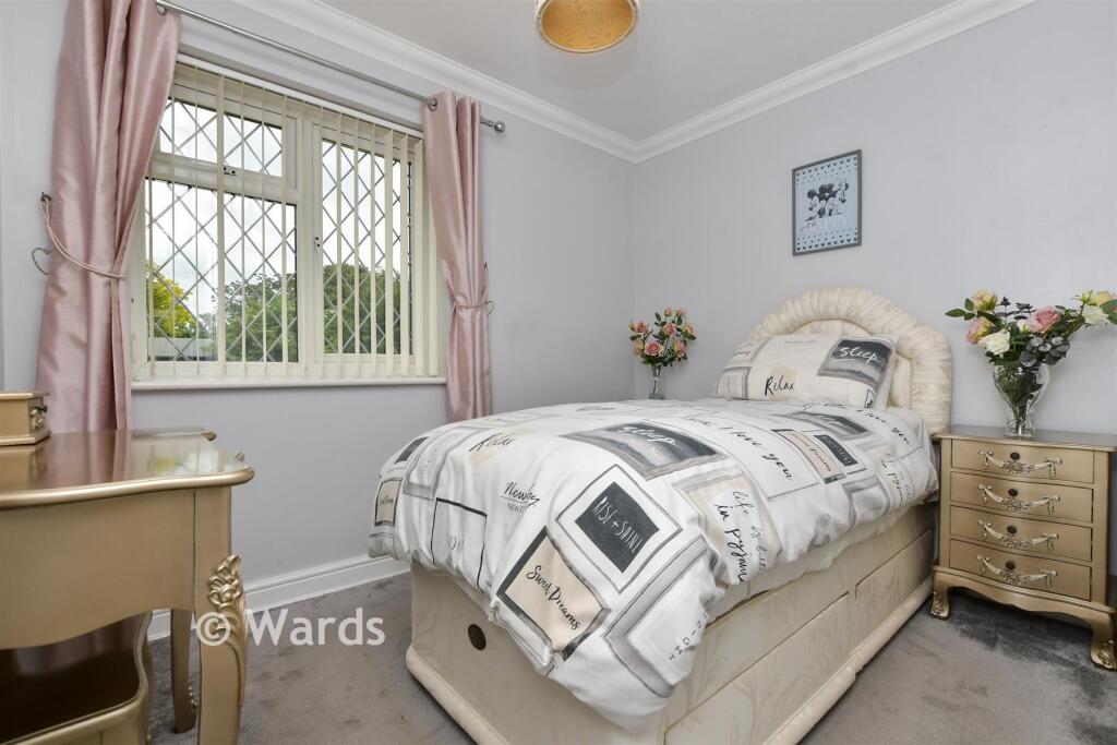 Park Wood Close, Broadstairs, Kent photo 3