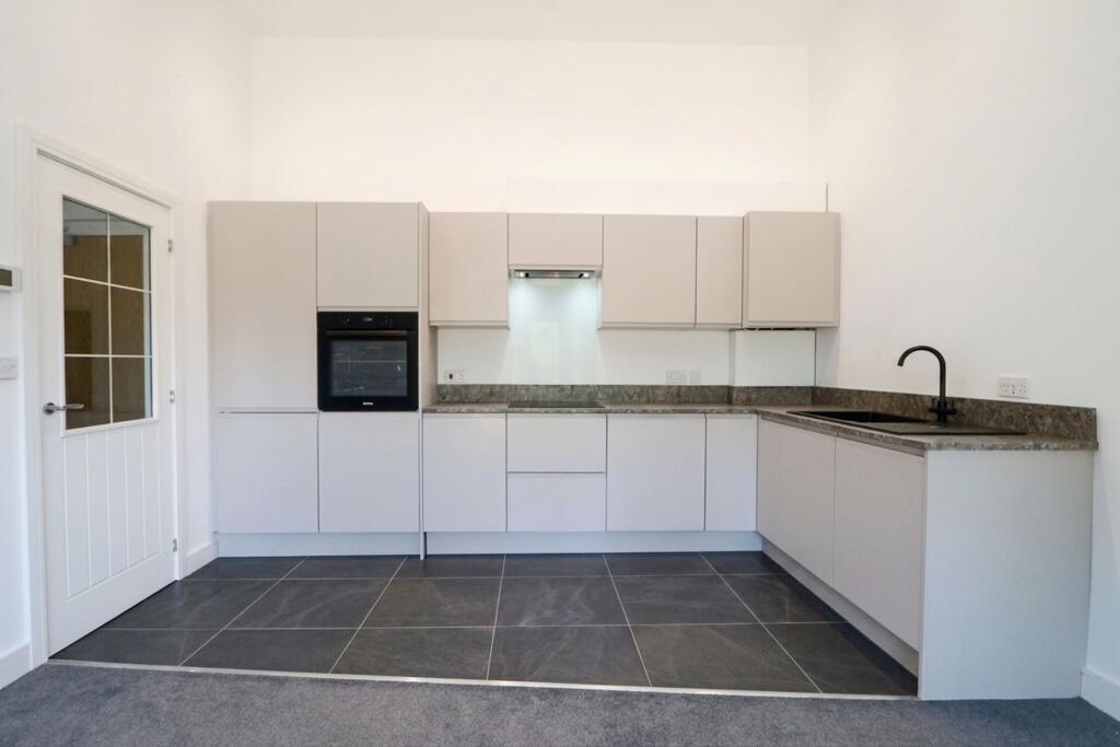 Apartment in Preston - View 2