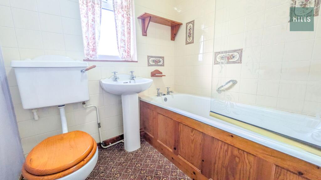House in Worcester - View 5