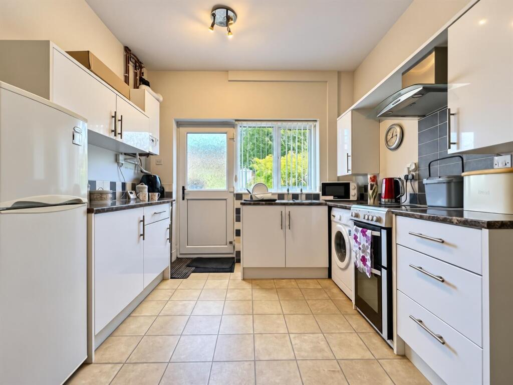 House in Staffordshire Moorlands, Leek - View 4