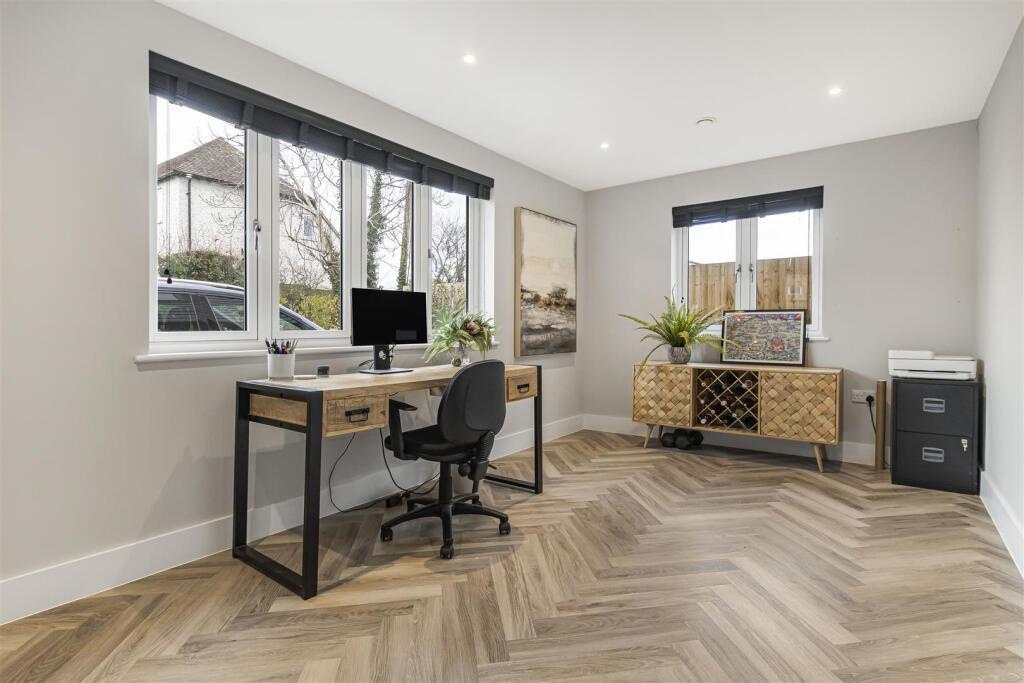 House in Uttlesford, Newport - More
