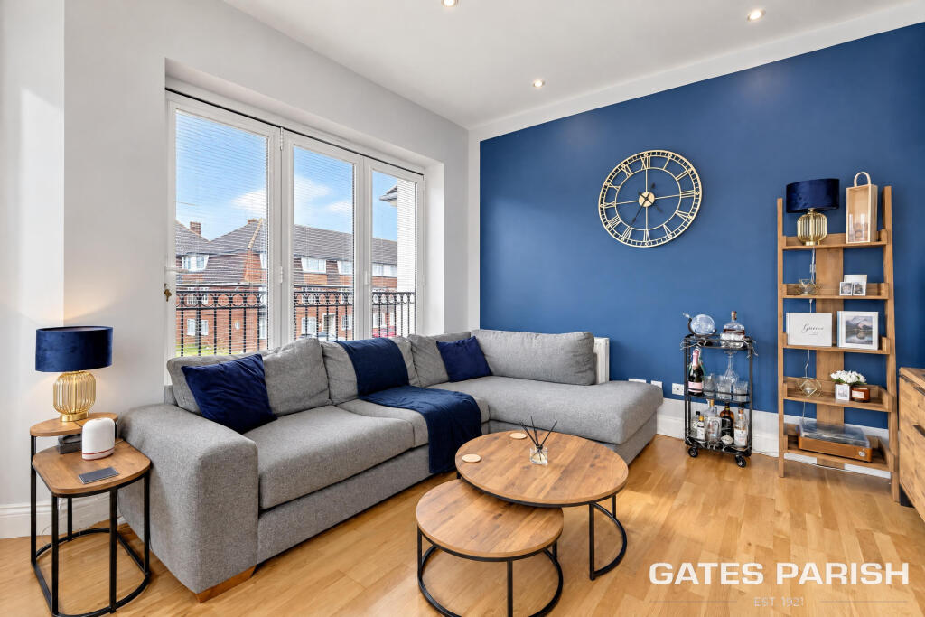 Apartment in Romford, Gidea Park - More