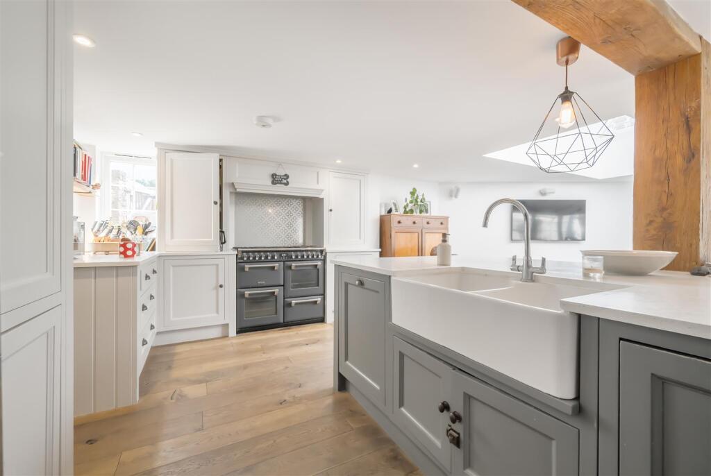 House in Slough - View 4