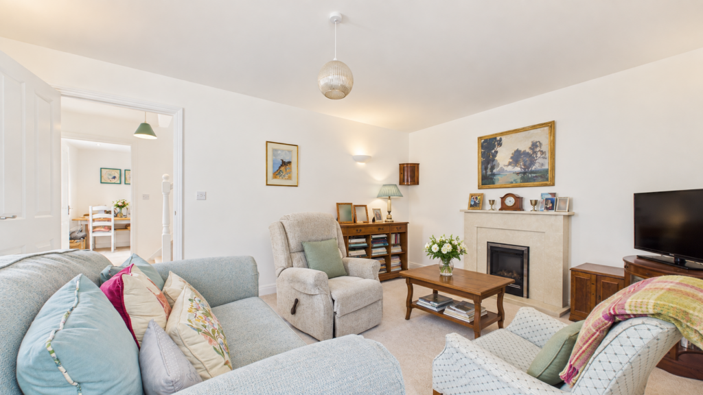 House in South Kesteven, Baron St Martin, Stamford - More