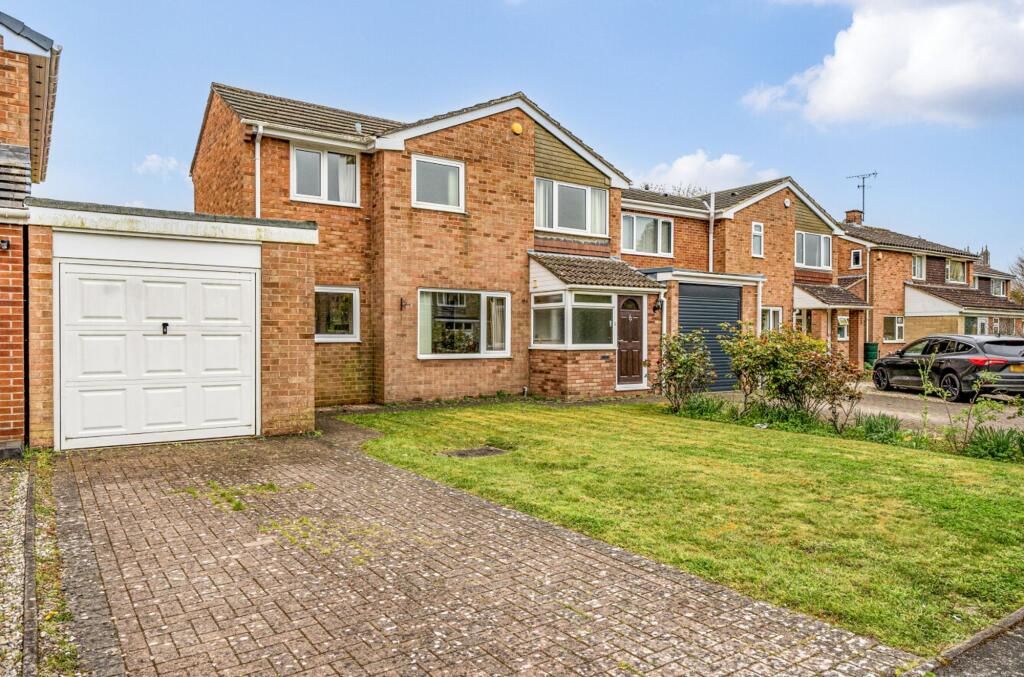 4-bed detached on Chantry Road, Thornbury, BS35, £535,000