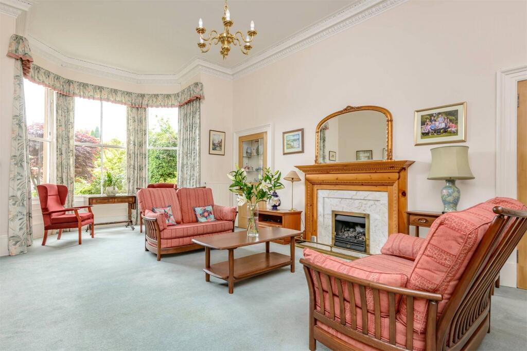 Apartment in Edinburgh, Church Hill, Morningside - View 3