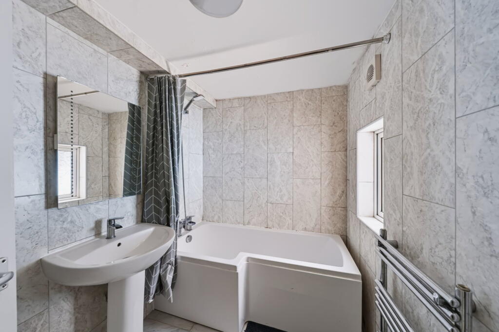 Apartment in London, Cricklewood - More