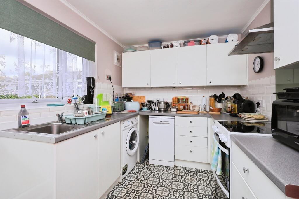 Old Orchard Place, Hailsham photo 3