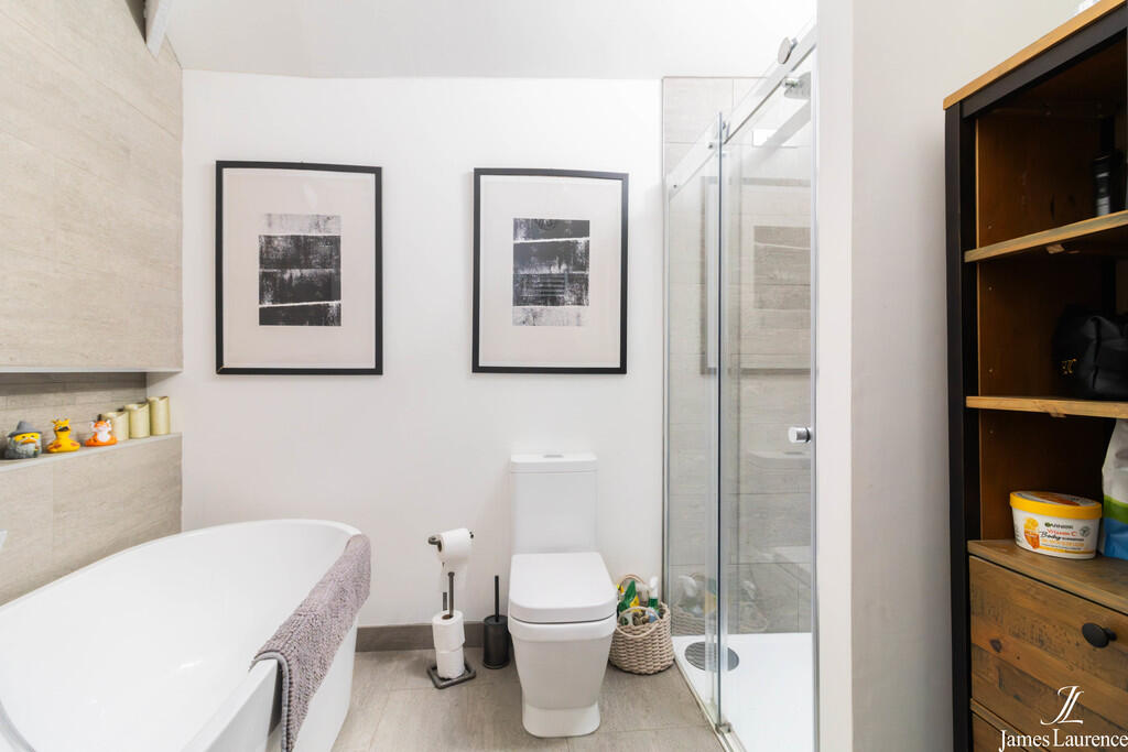 2 bedroom mews property for rent