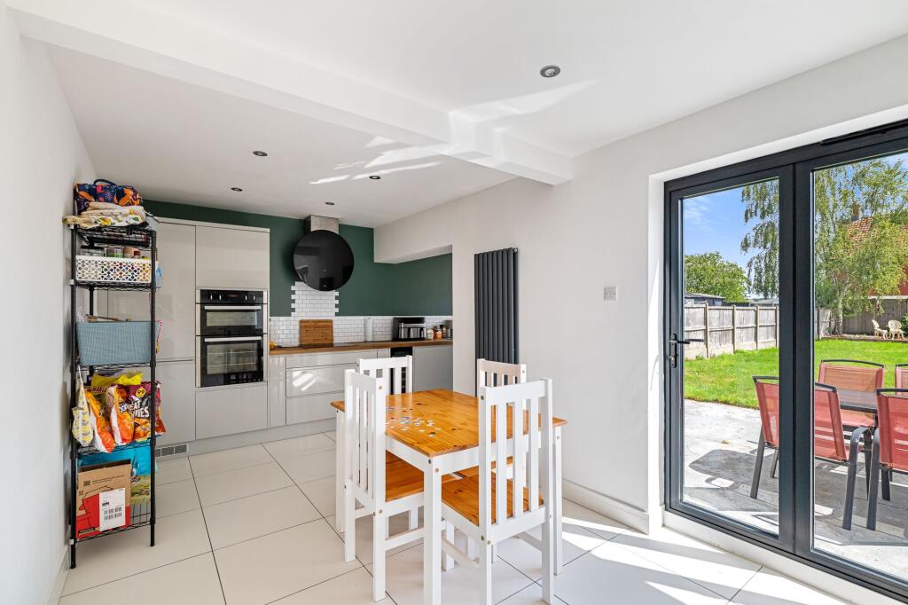House in North Kesteven, North Hykeham - View 3