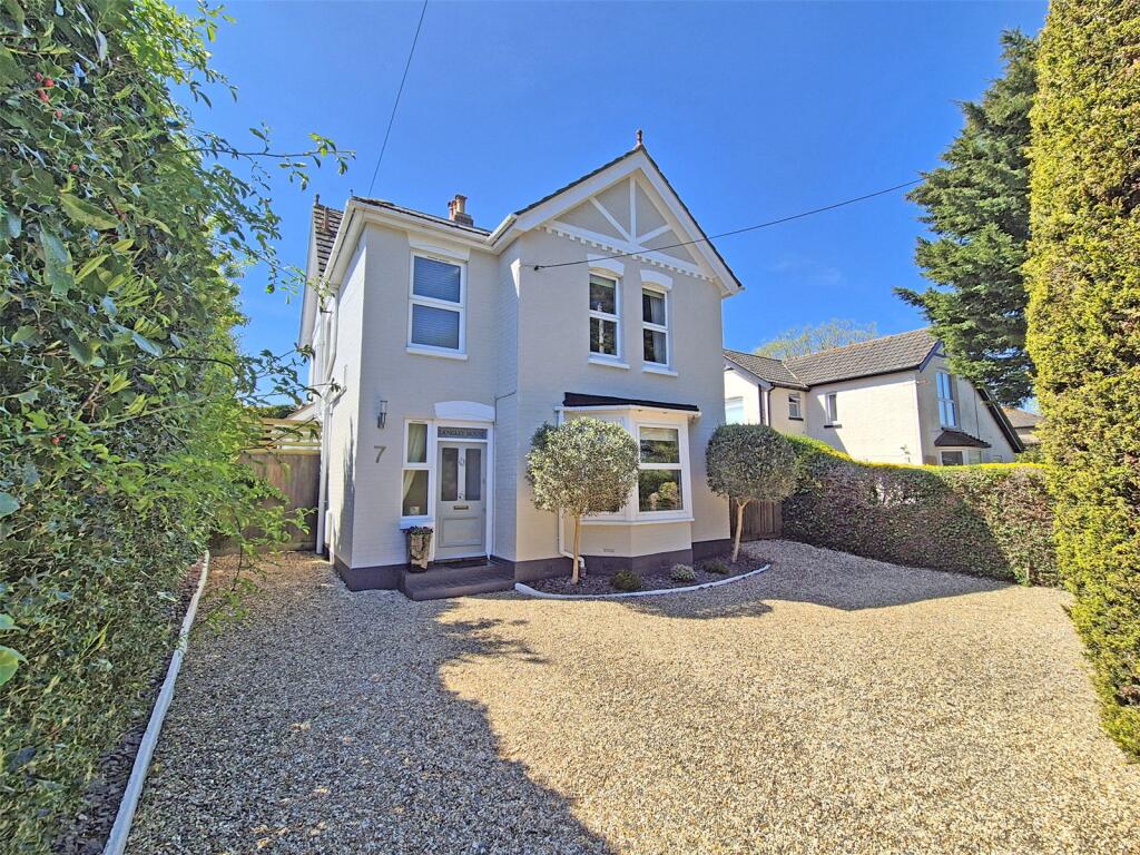 Main image of property: Ashley Common Road, New Milton, Hampshire, BH25