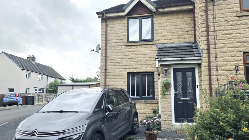 2-bed terraced on Belgrade Avenue, Chinley, SK23 6BG, £220,000