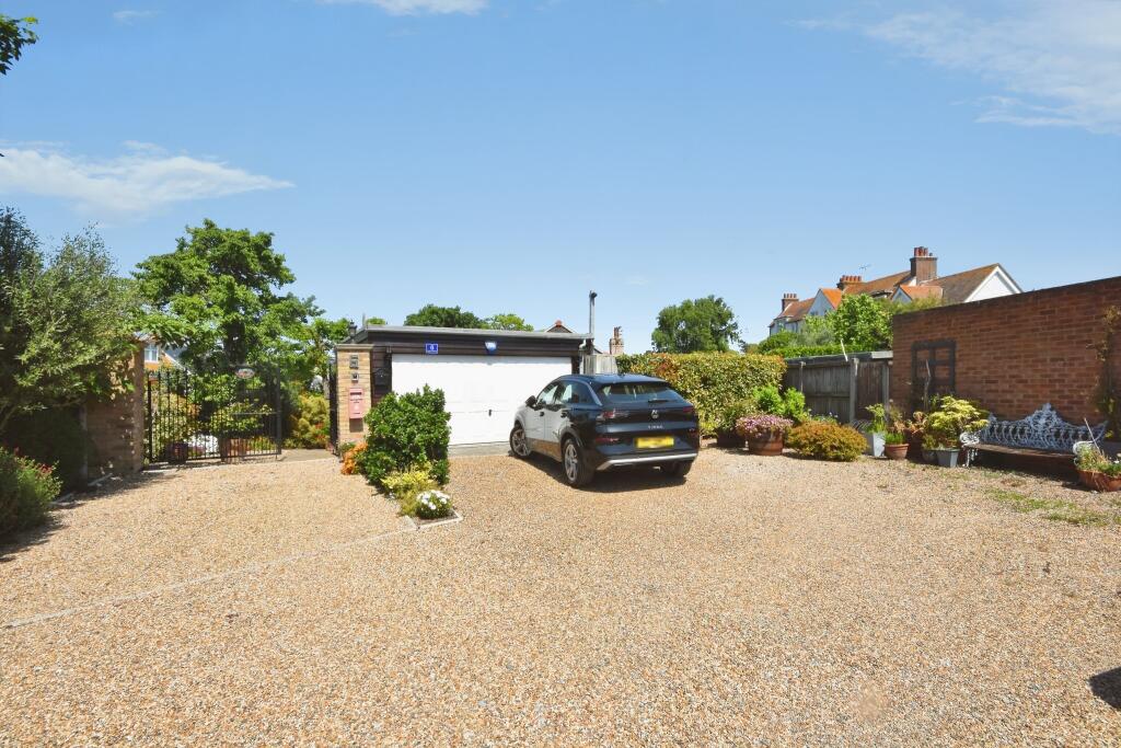 House in Thanet, Kingsgate, Broadstairs and St Peters - View 4