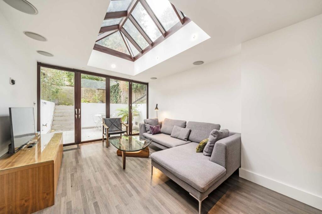 Main image of property: Elgin Crescent, Notting Hill