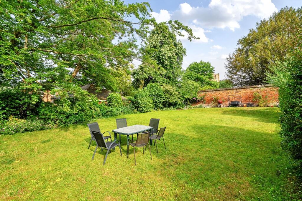 Apartment in Guildford, Charlotteville - View 5