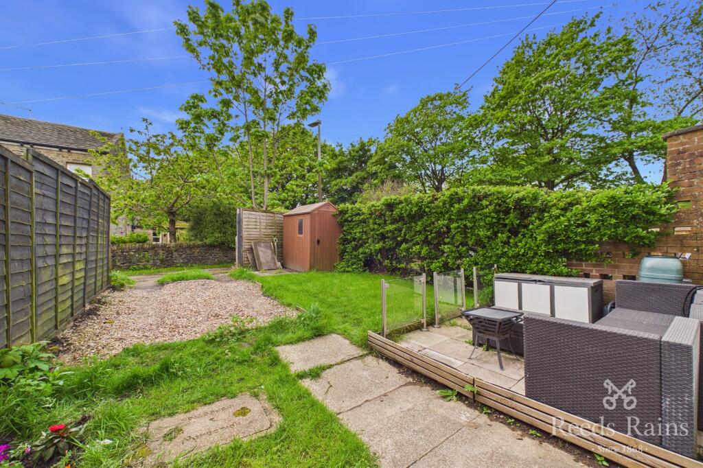 Greenfield Avenue, Oakes, Huddersfield, West Yorkshire, HD3 photo 4
