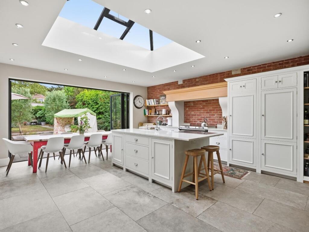 Montague Road, Southbourne photo 2