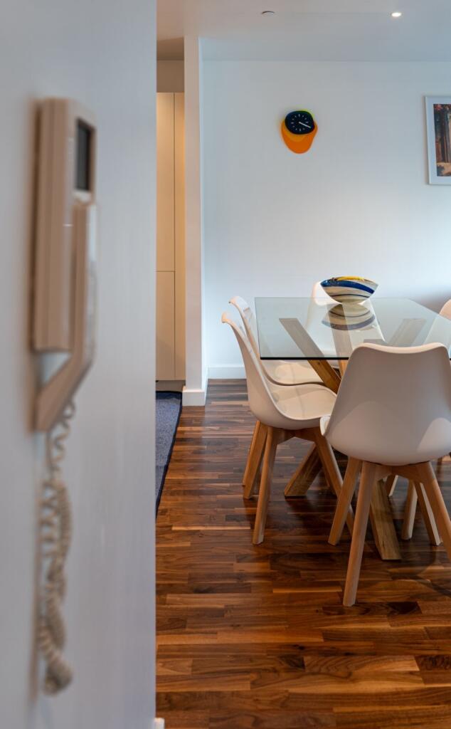 Apartment in Glasgow - More