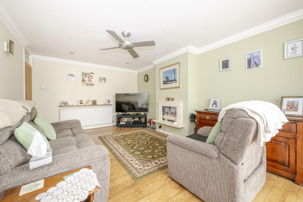 Rye Close, Polegate photo 4