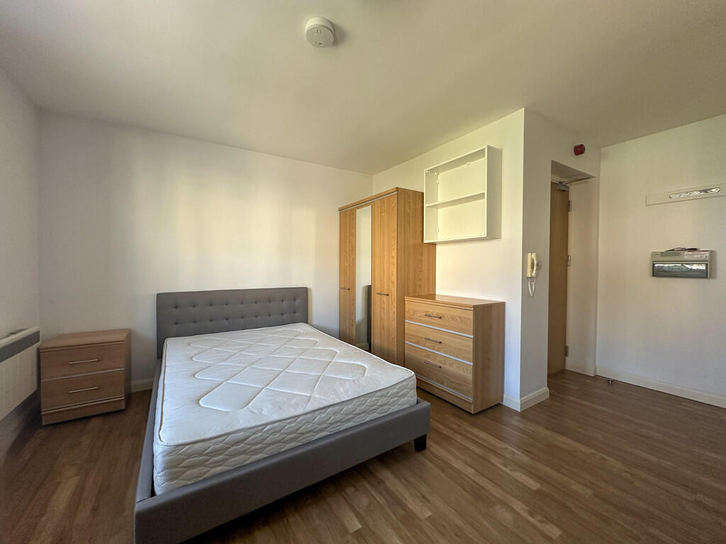 Apartment in Cambridge - View 5