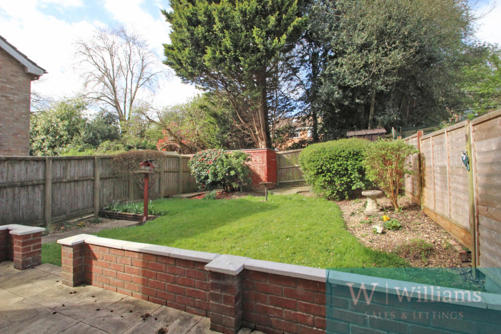 Rectory Drive, Wootton Bridge, Ryde, Isle Of Wight photo 2