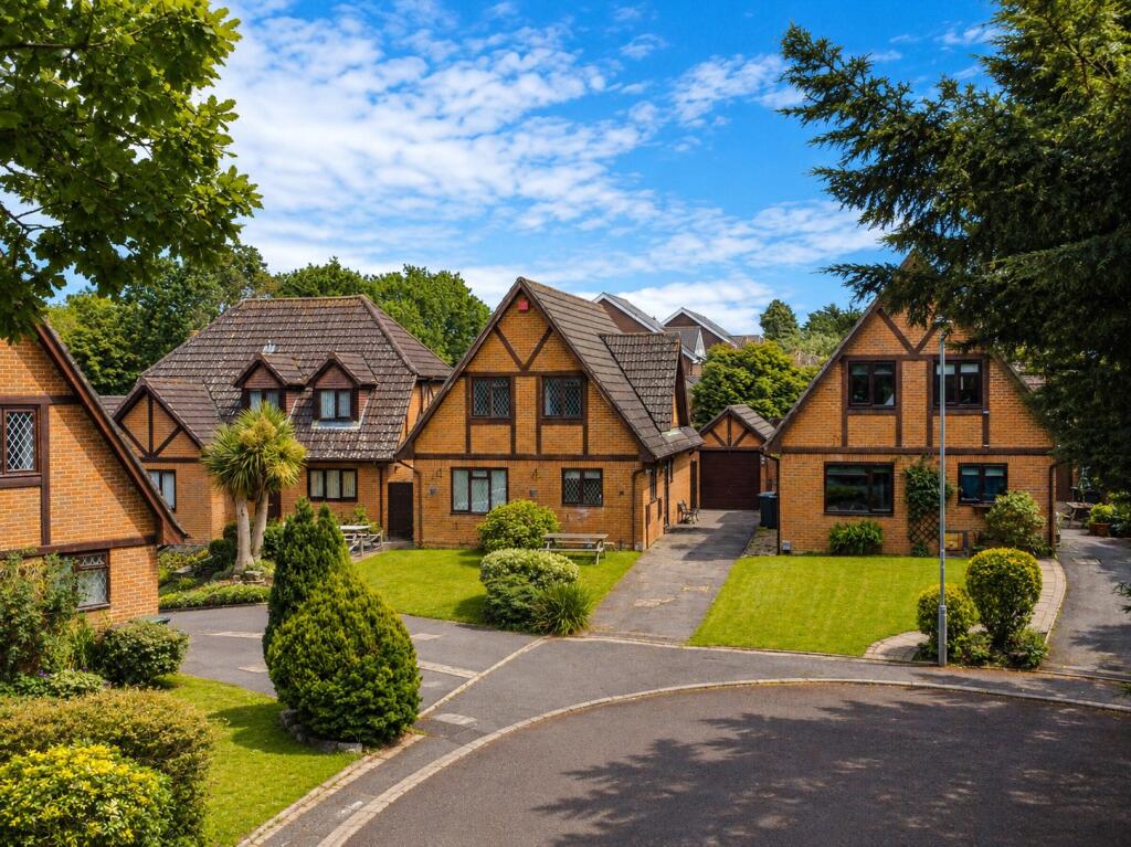 Main image of property: Glenville Close, Walkford, Christchurch, Dorset, BH23