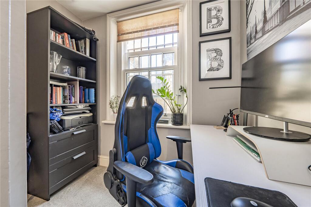 Apartment in London - More