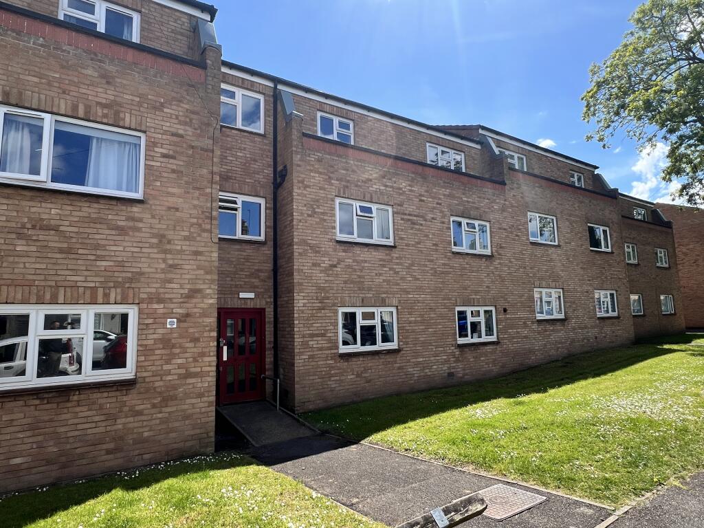 Main image of property: 62 Gladstone Street, Taunton, Somerset TA2 6LY