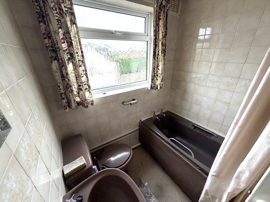 Apartment in Coventry - More
