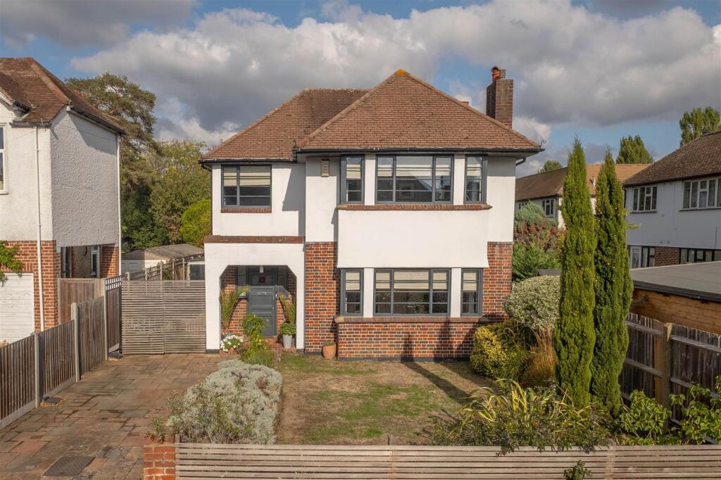 3-bed detached on Elm Tree Avenue, Esher, £999,950