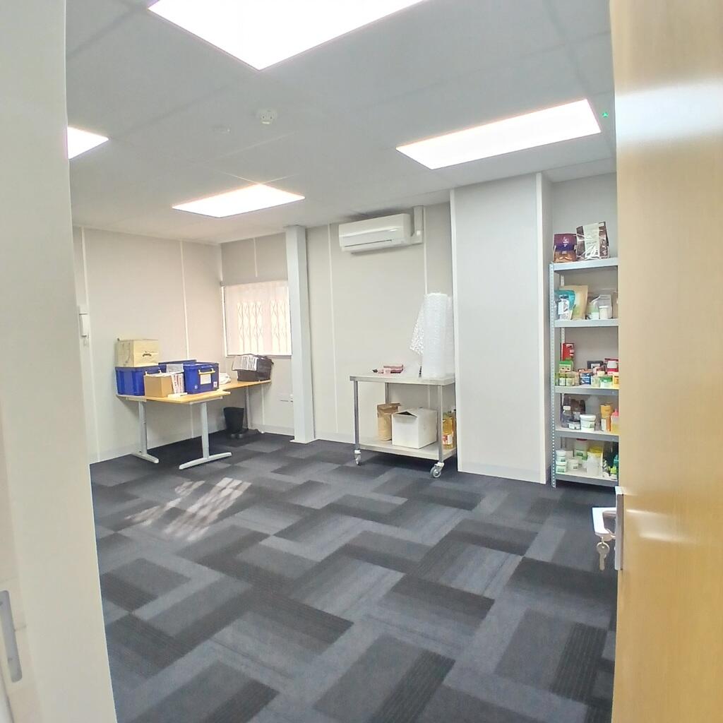Photo 12